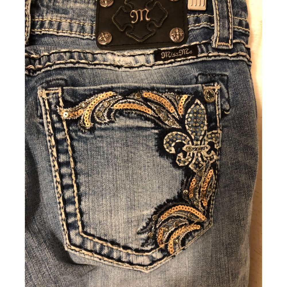 Miss me light wash ripped size 29 boot cut flare